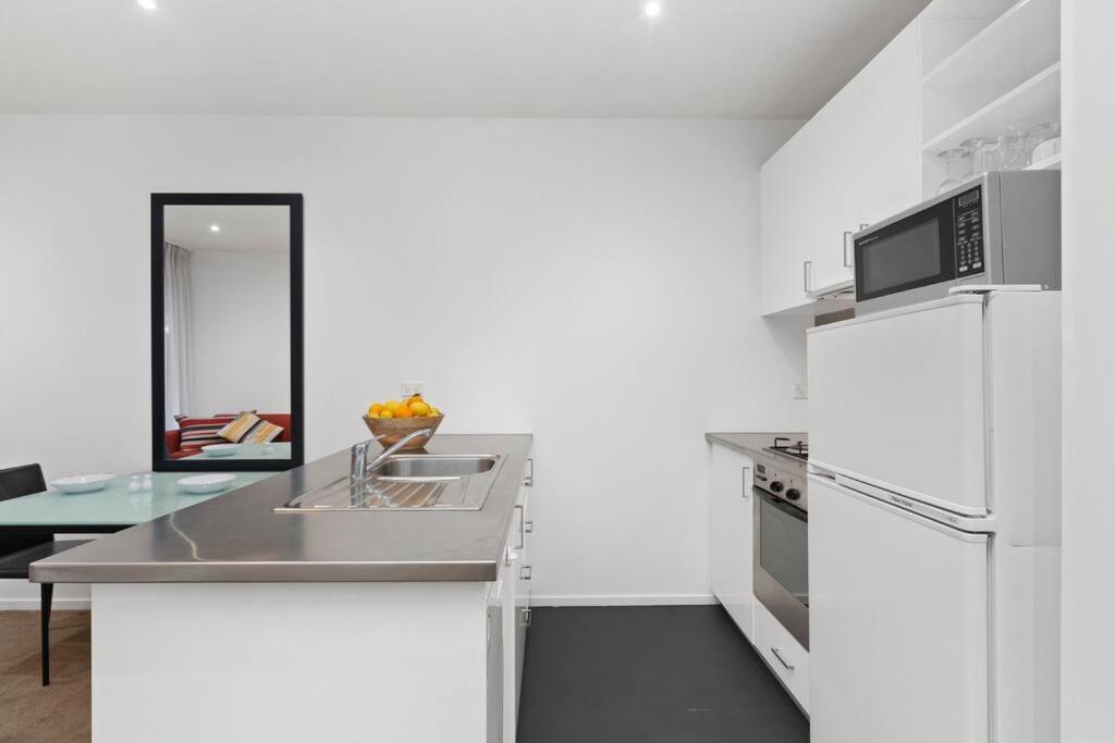 108 Astral Apartments Melbourne Eksteriør bilde